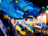 По подсчетам МВД в центре Киева на улицы вышли около 100 тысяч человек